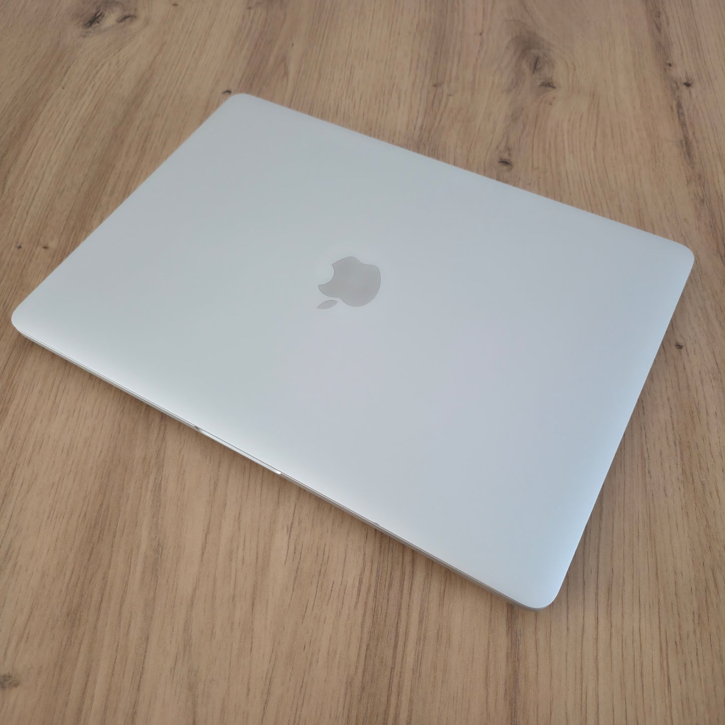 Apple Macbook Pro 13" 2020 - Intel i7 CPU/16GB Ram/512GB SSD