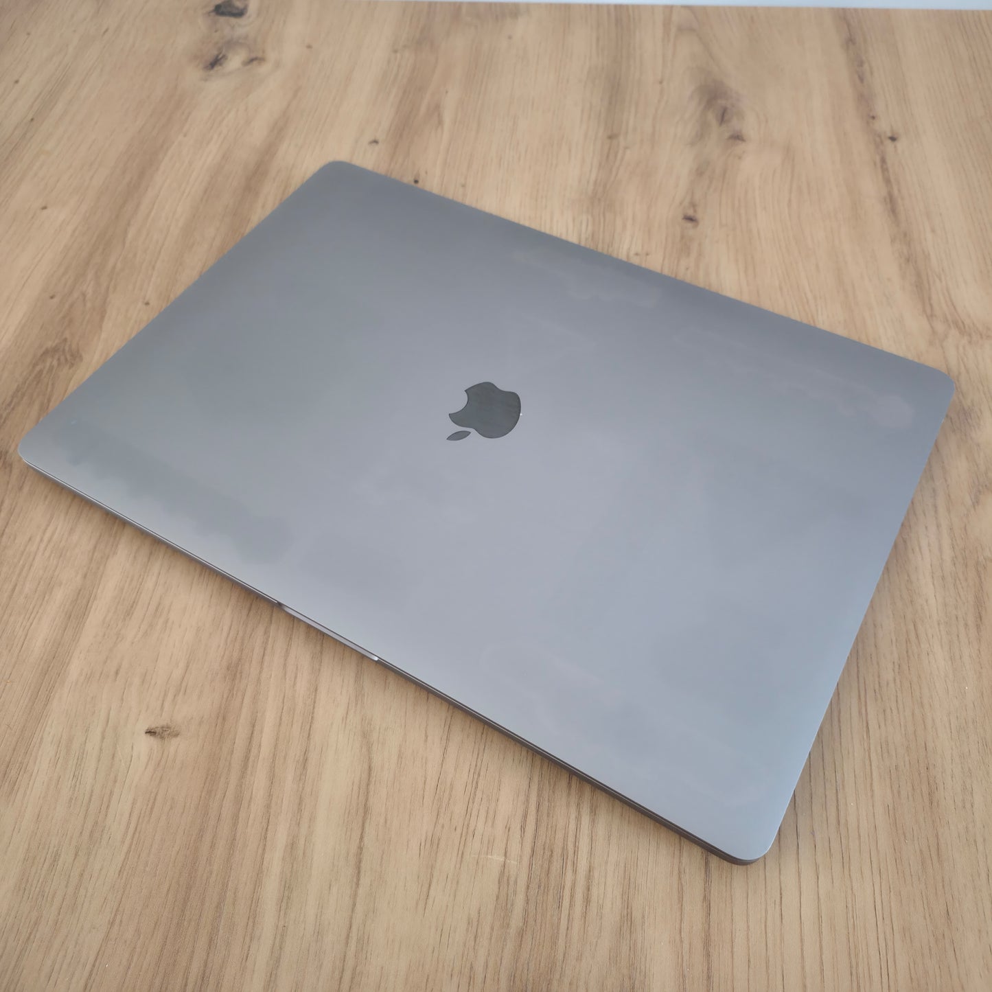 Apple Macbook Pro 16" - Intel i7 CPU/16GB Ram/512GB SSD