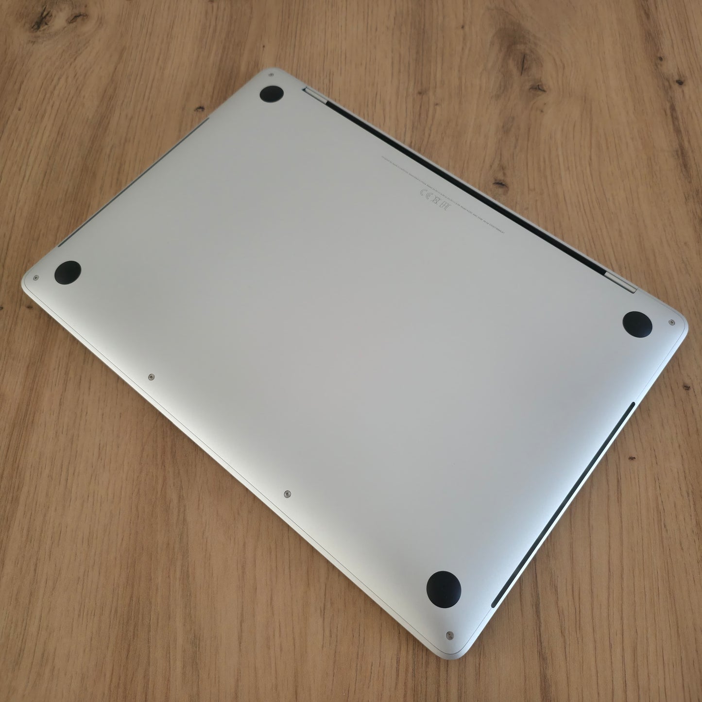 Apple Macbook Pro 13" 2020 - Intel i7 CPU/16GB Ram/512GB SSD